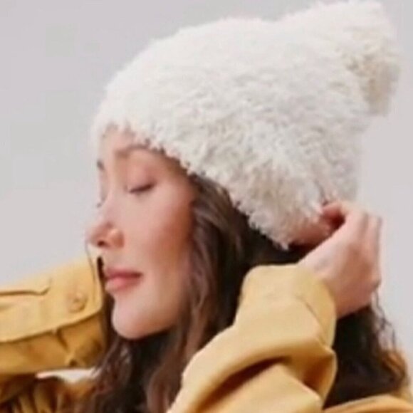 NWT Lemon Women's Show Drift Hat with Pom in White - Picture 1 of 6